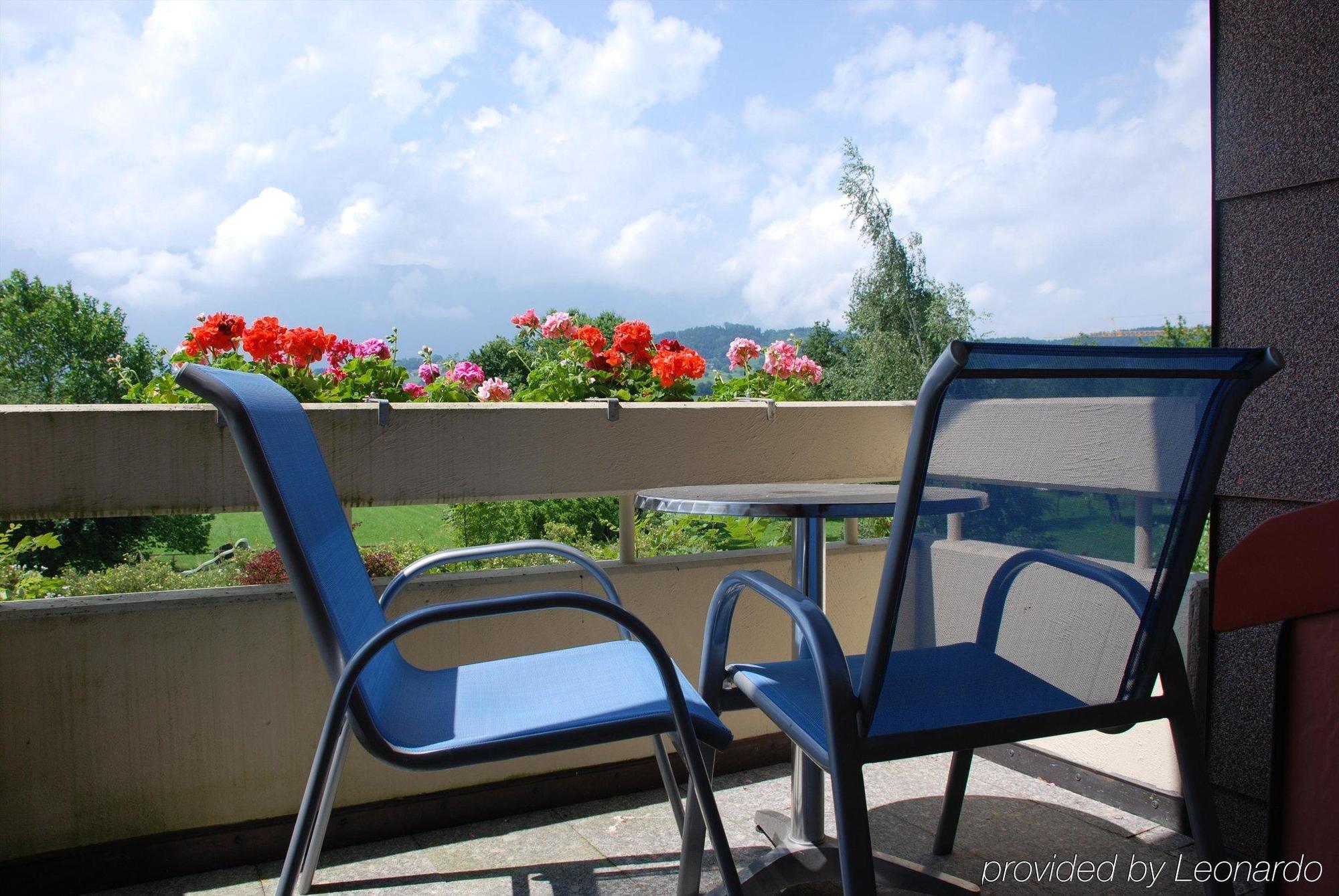 Hotel Weinstube Nendeln Bagian luar foto