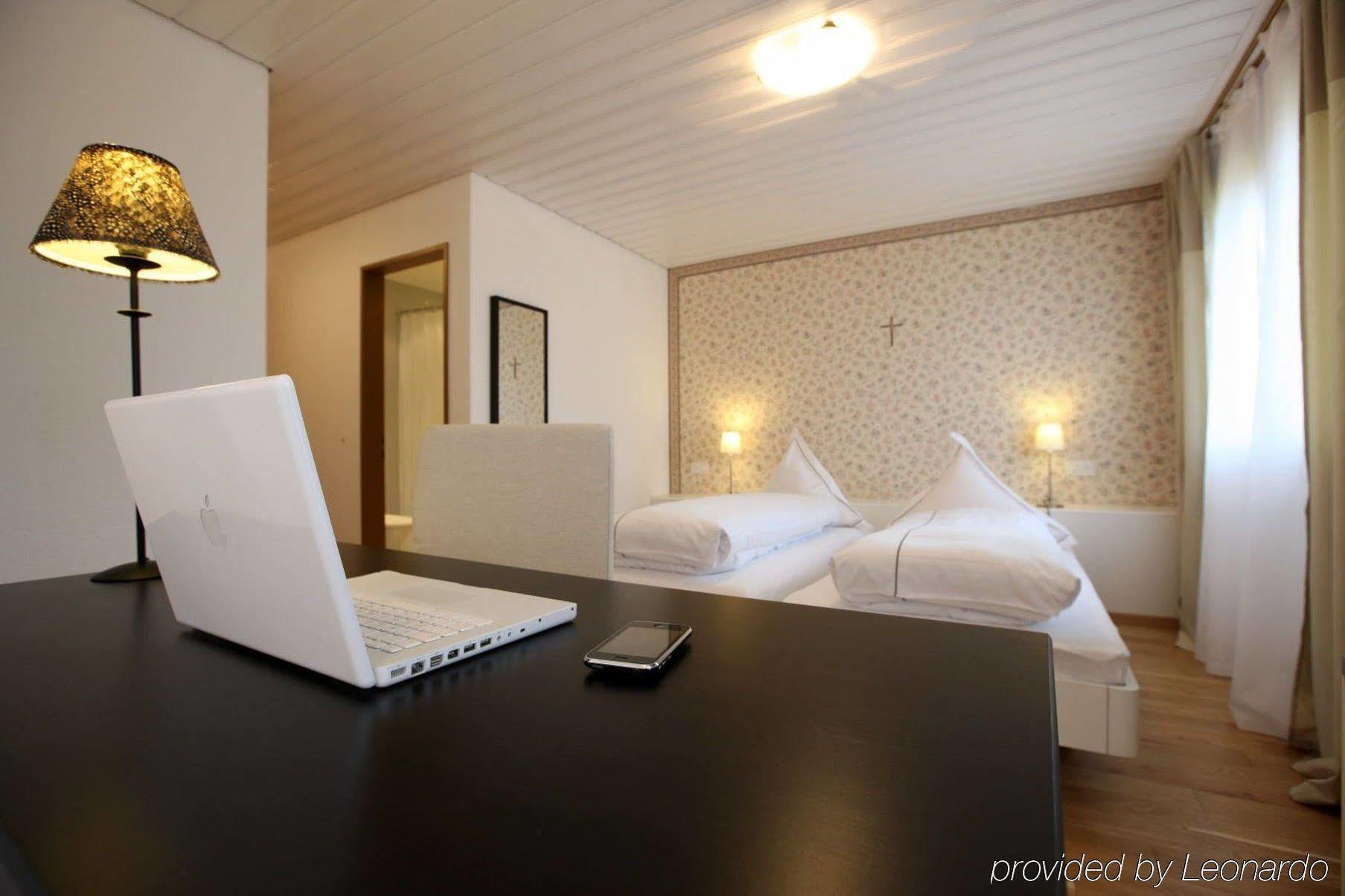 Hotel Weinstube Nendeln Ruang foto