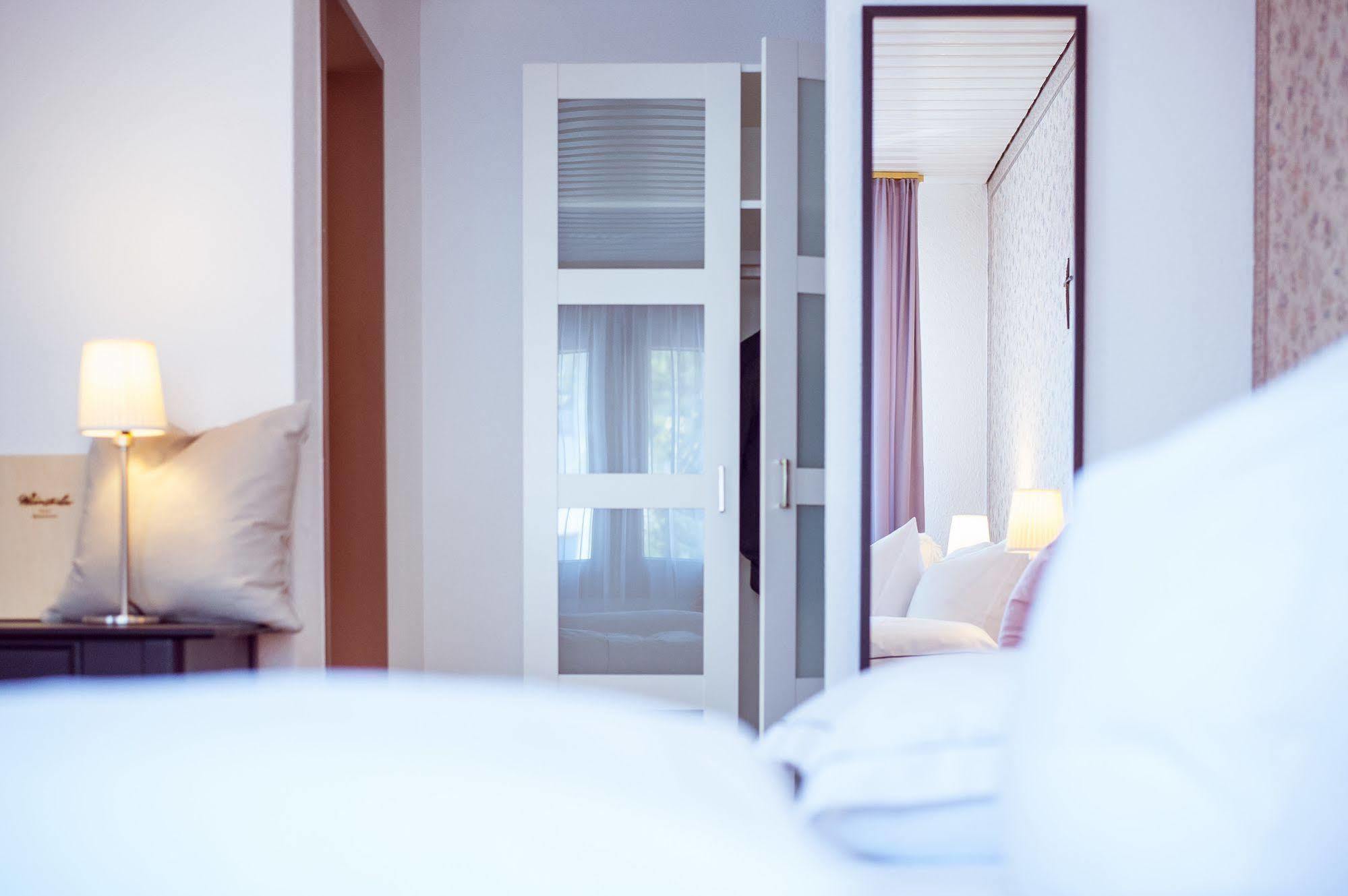 Hotel Weinstube Nendeln Bagian luar foto